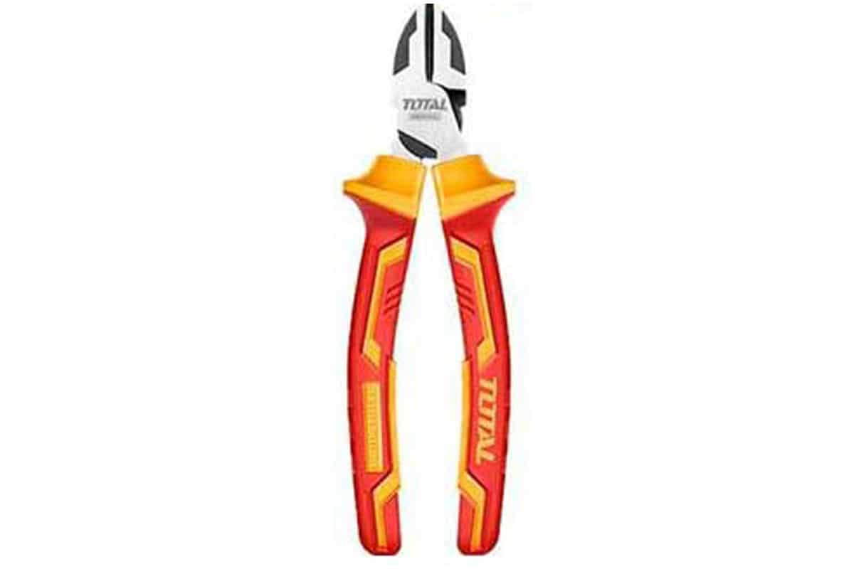 Kềm cắt cách điện 6in Total HTIP261