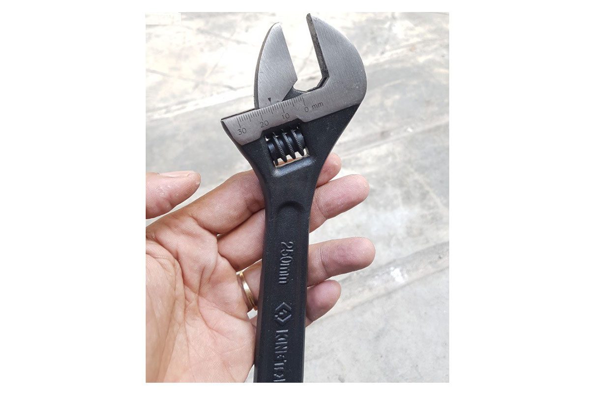 Mỏ lết 10