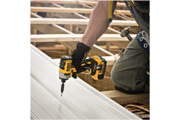 Máy vặn vít pin 18V DeWALT DCF887D2