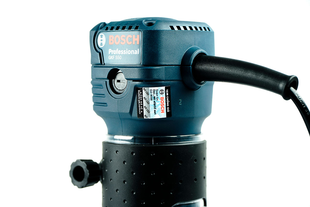 Máy phay gỗ 6mm Bosch GKF 550