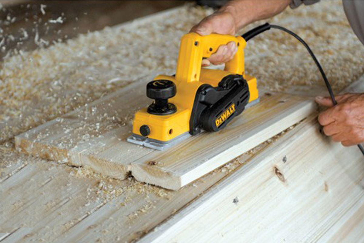 Máy bào 82mm Dewalt D26676-B1