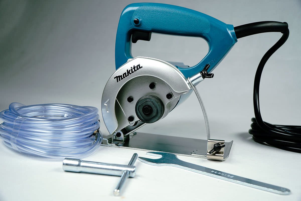 Máy cắt gạch 110mm Makita 4100NH