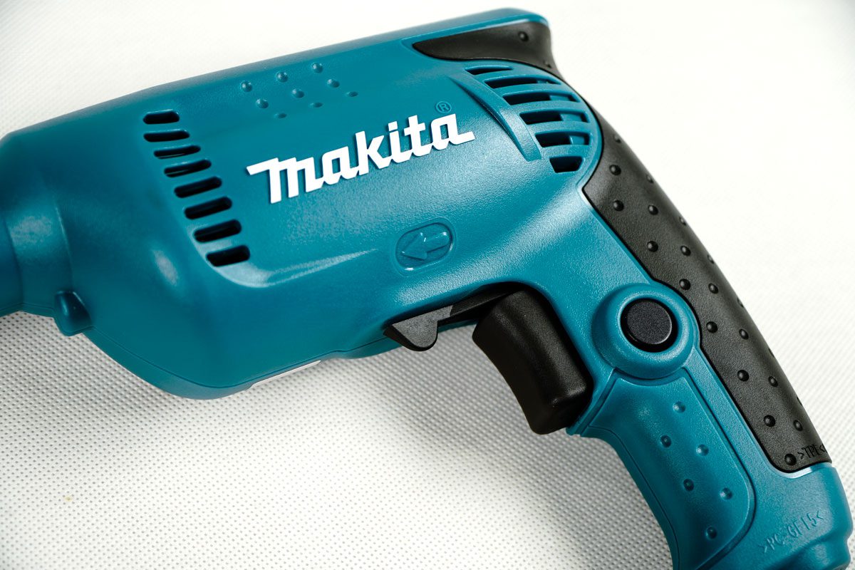 Máy khoan sắt 10mm Makita 6413