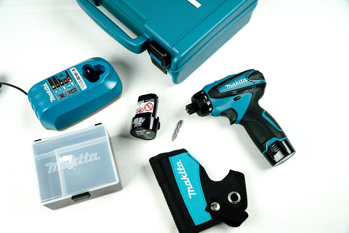 Máy vặn vít pin 10.8V Makita DF030DWE