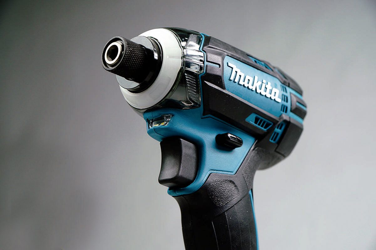 Máy vặn vít pin 18V Makita DTD149RME