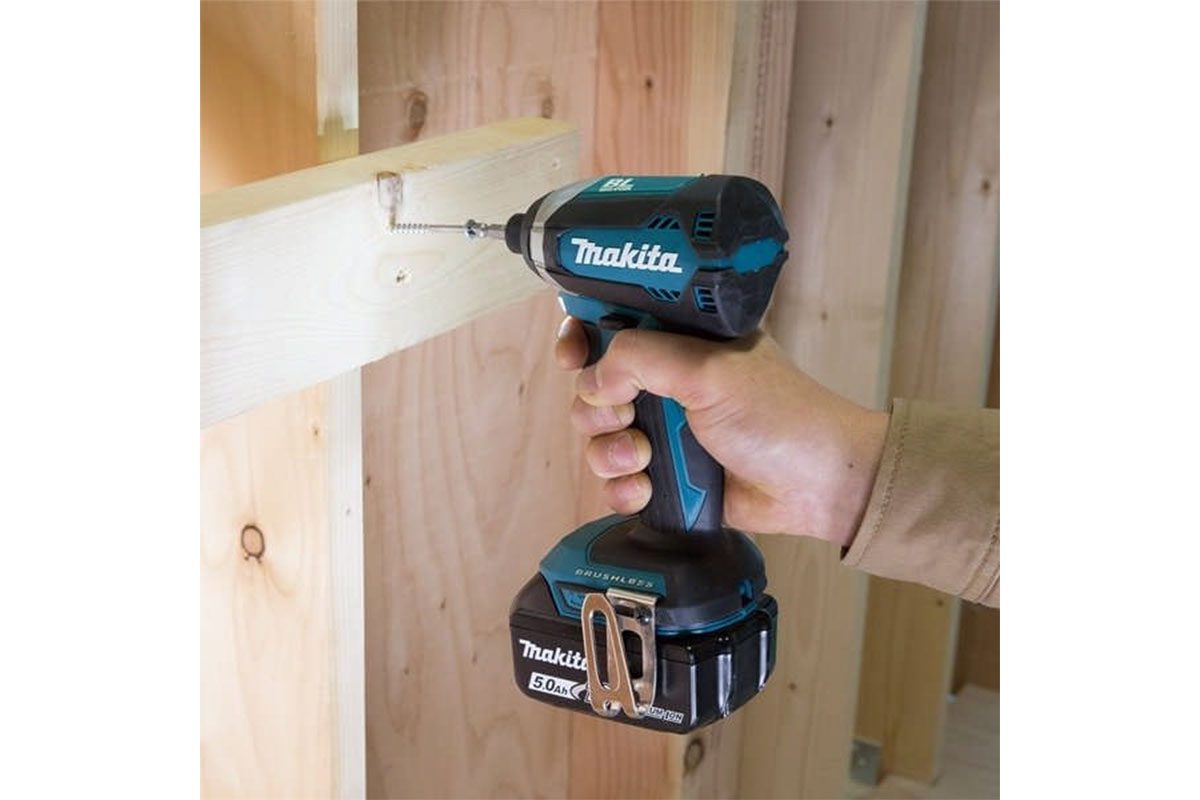 Máy vặn vít pin 18V Makita DTD153RFE