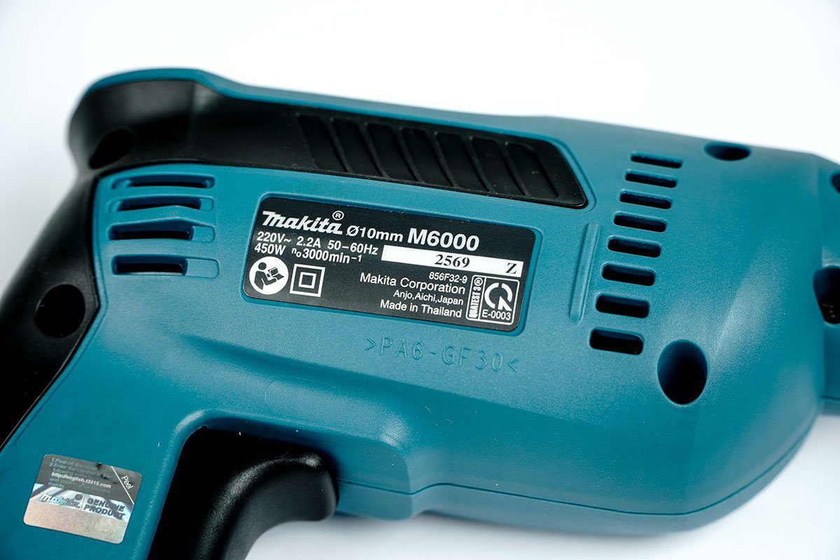 Máy khoan sắt 10mm Makita M6000B