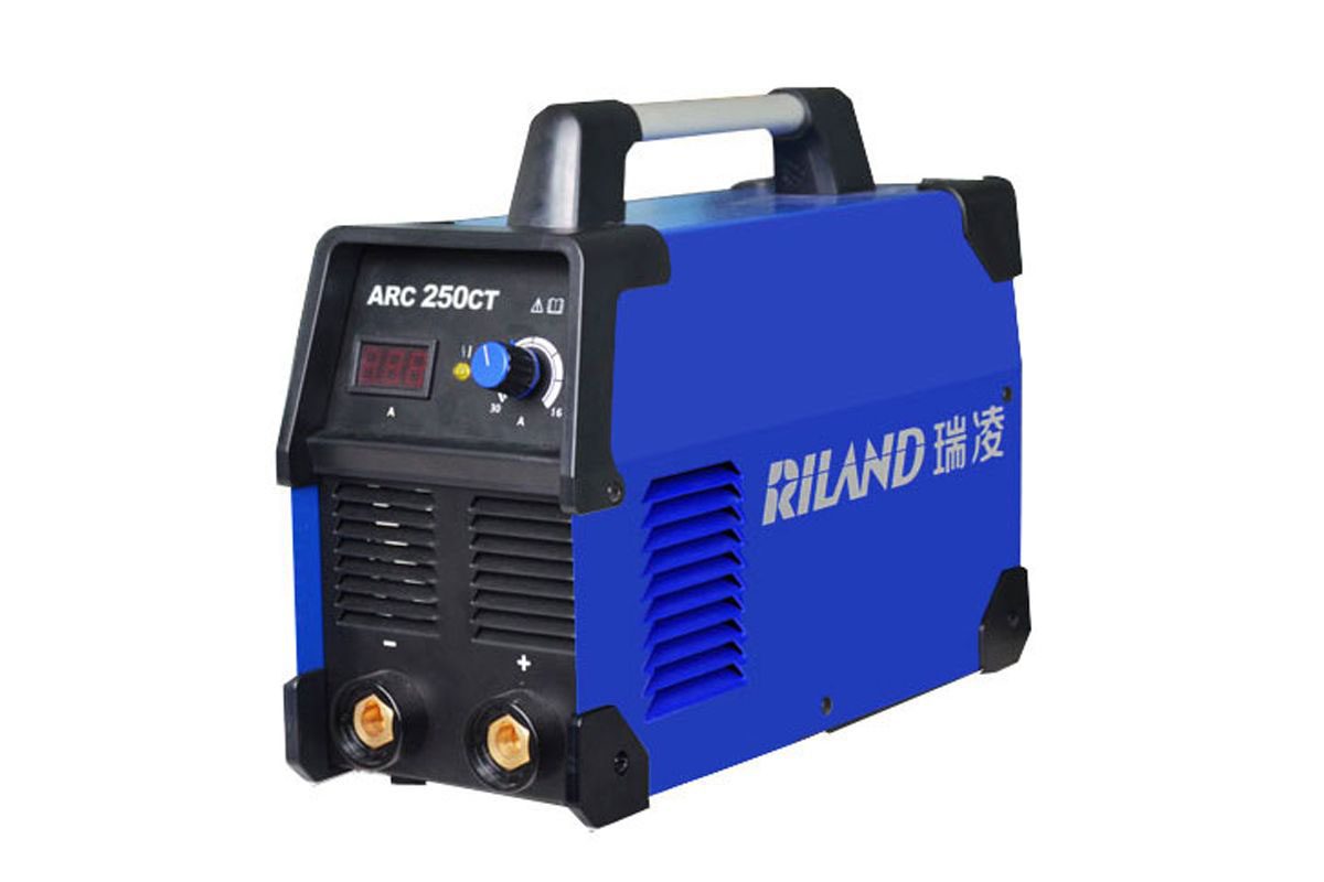 Máy hàn que Riland ARC 250CT Inverter