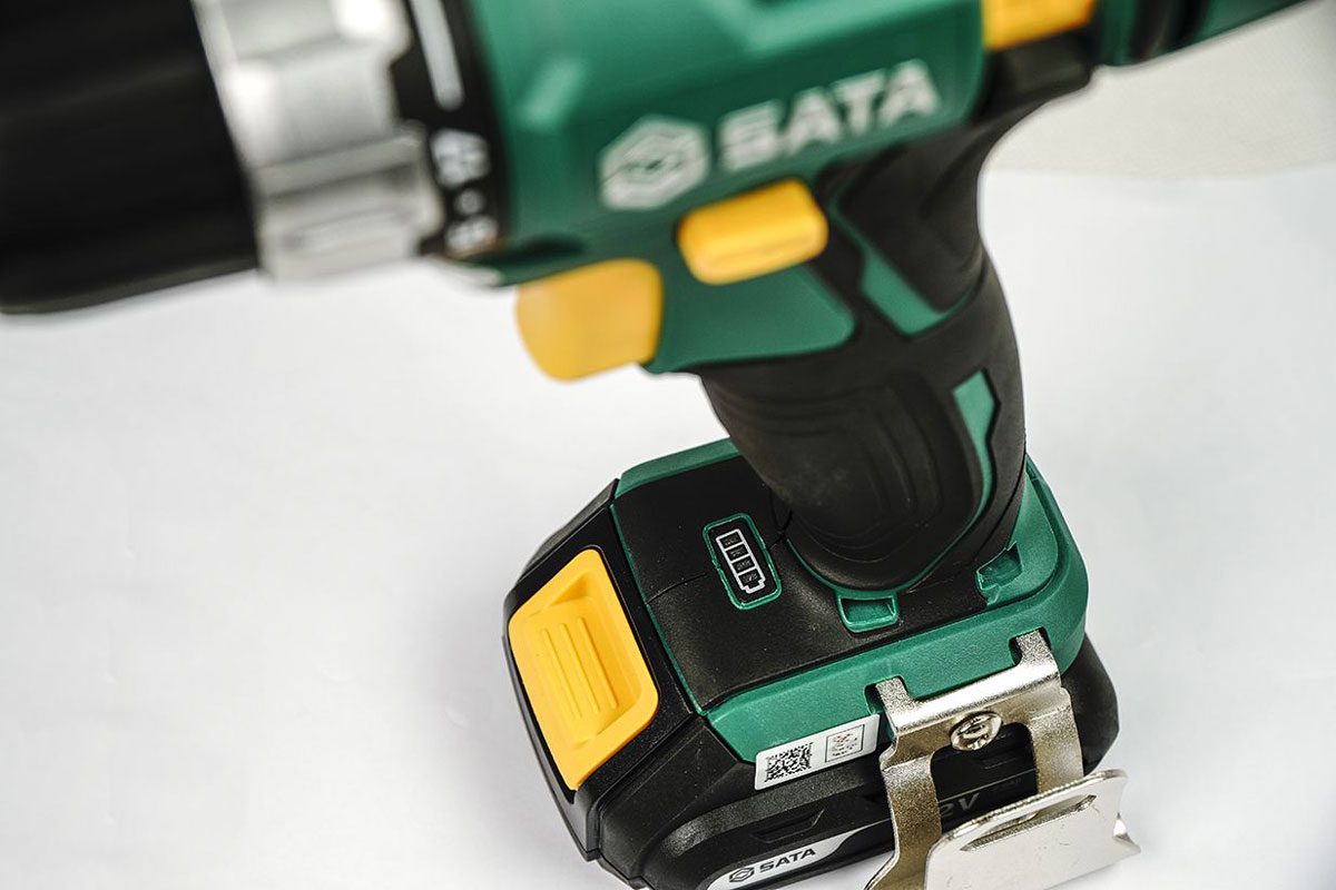 Máy khoan pin Lion 12V Sata 51006