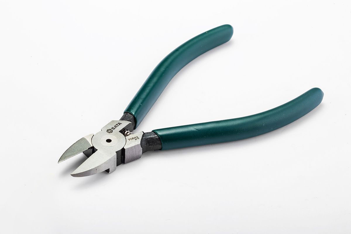 Kềm cắt cán bọc nhựa kiểu Nhật 5in Sata 70641