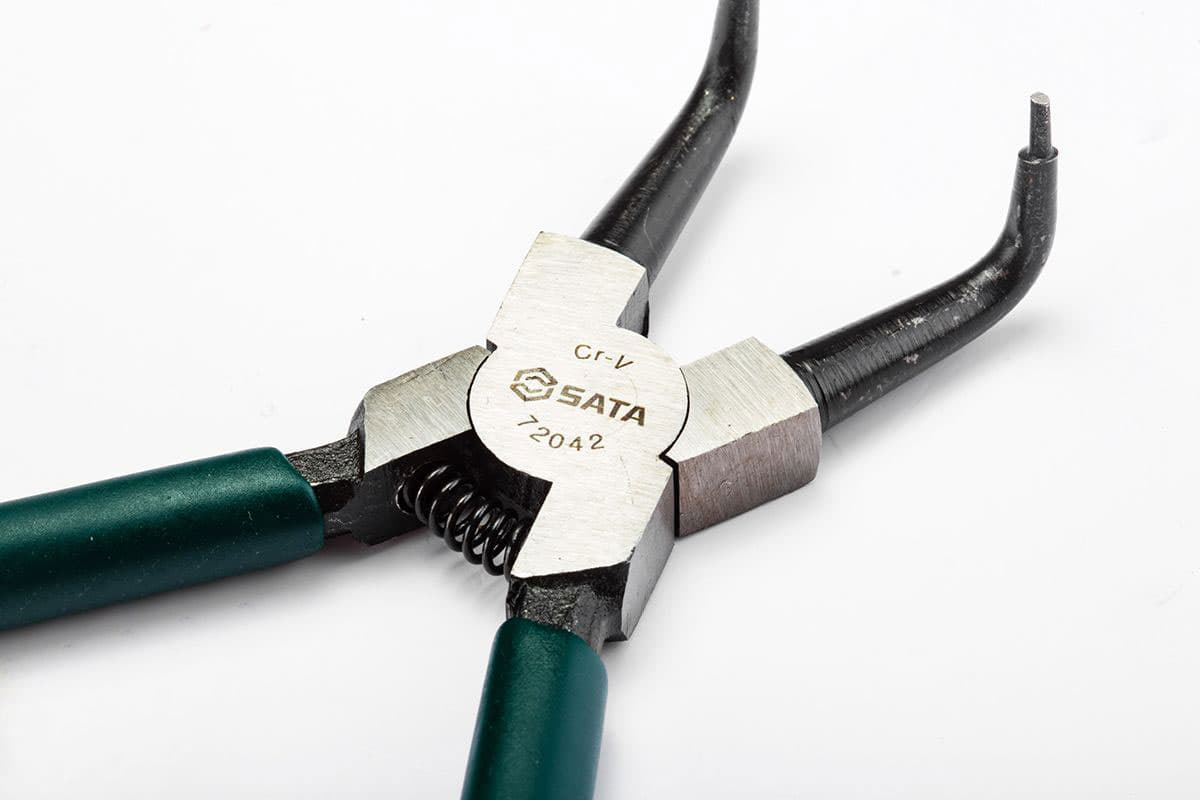 Kềm lấy phe trong mũi cong kiểu Đức 7in Sata 72042