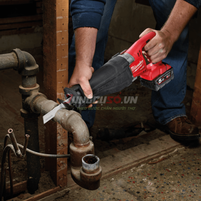 Máy cưa kiếm Milwaukee M18 CSX-0