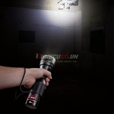 Đèn siêu sáng vỏ kim loại Milwaukee M12 MLED